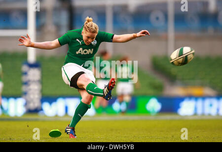 Dublin, Irlande. 05Th Mar, 2014. Niamh Briggs (Irlande) convertit une essayer pendant le match des 6 Nations entre l'Irlande et l'Italie, à l'Aviva Stadium de Dublin : Action Crédit Plus Sport/Alamy Live News Banque D'Images