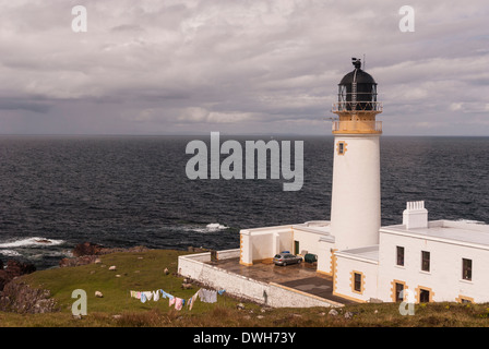 À l'échelle du Minch vers Lewis de Rubha Reidh lighthouse Banque D'Images