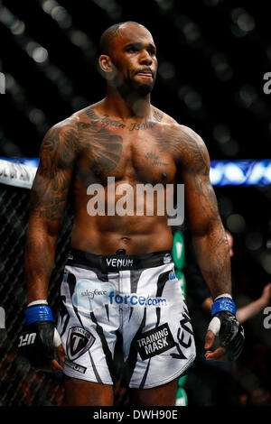 Londres, Royaume-Uni. 05Th Mar, 2014. Jimi Manuwa regarde sur l'avant de sa lumière Heavyweight bout avec Alexander Gustafsson passe de perdre par ko sur la carte principale lors de l'UFC Fight Night London de l'O2 Arena. Credit : Action Plus Sport/Alamy Live News Banque D'Images