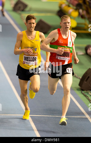 Jonathan MELLOR & Andy VERNON 3000m hommes en finale Athlétisme Indoor Championships, Sheffield England UK. Banque D'Images