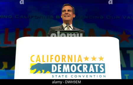 Los Angeles, Californie, USA. 05Th Mar, 2014. Los Angeles Mayor ERIC GARCETTI parle lors de l'Assemblée générale le jour deux des trois jours de Congrès de l'État de Californie-démocrates au Los Angeles Convention Center. Crédit : Brian Cahn/ZUMAPRESS.com/Alamy Live News Banque D'Images