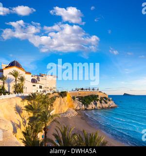 Benidorm Alicante Playa del Mal Pas plage au coucher du soleil en Espagne avec des palmiers Banque D'Images