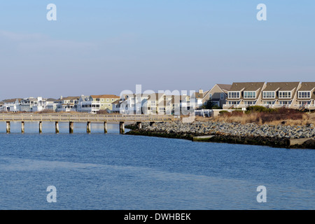 Waterfront Homes vu depuis le terminal de Cape May - Lewes Ferry à Lewes, Delaware. Banque D'Images