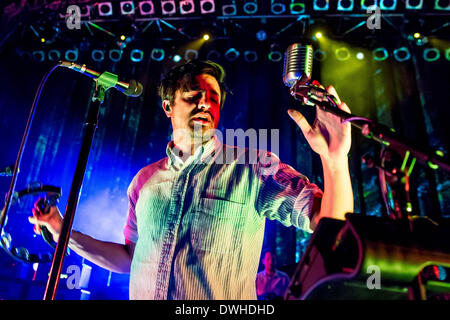 Detroit, Michigan, USA. Mar 8, 2014. Chanteur SAMEER GADHIAR la bande de jeunes le géant sur la Tour de l'esprit sur la matière au Fillmore Theatre de Detroit, MI le 8 mars 2014 Crédit : Marc Nader/ZUMA/ZUMAPRESS.com/Alamy fil Live News Banque D'Images