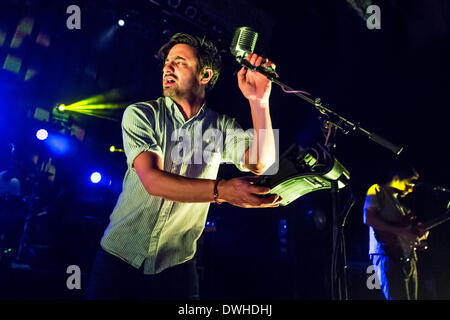 Detroit, Michigan, USA. Mar 8, 2014. Chanteur SAMEER GADHIAR la bande de jeunes le géant sur la Tour de l'esprit sur la matière au Fillmore Theatre de Detroit, MI le 8 mars 2014 Crédit : Marc Nader/ZUMA/ZUMAPRESS.com/Alamy fil Live News Banque D'Images