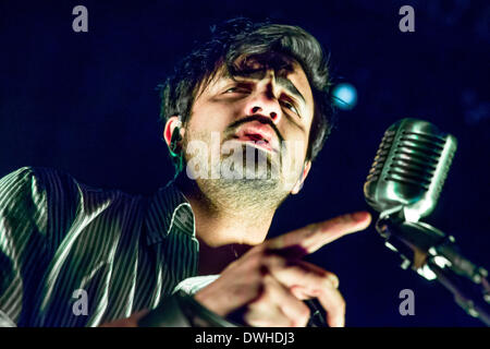 Detroit, Michigan, USA. Mar 8, 2014. Chanteur SAMEER GADHIAR la bande de jeunes le géant sur la Tour de l'esprit sur la matière au Fillmore Theatre de Detroit, MI le 8 mars 2014 Crédit : Marc Nader/ZUMA/ZUMAPRESS.com/Alamy fil Live News Banque D'Images