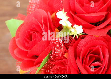 Fleurs rose artificiel des couleurs vives. Banque D'Images