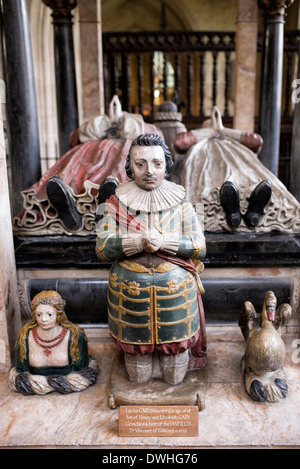 Monument de Lucius Carey et son épouse Elizabeth à l'intérieur de St John the Baptist Church, Cotswolds, Burford, Oxfordshire, Angleterre Banque D'Images