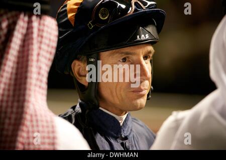 Dubaï, Émirats arabes unis. 8 mars, 2014. Andre Jockey De Vries a été équitation dans la race 8, le Jebel Hatta pour propriétaire Sheikh Mohammed Bin Khalifa Al Maktoum Crédit : Tom Morgan/Alamy Live News Banque D'Images