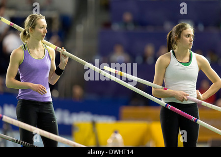 Les femmes à la PERCHE Athlétisme britannique Sainsbury's Final Indoor Championships, English Institute of Sport, Sheffield England UK Banque D'Images