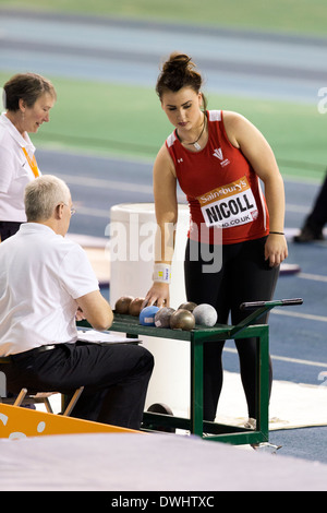 Adele Nicoll, la finale des femmes Lancer du britannique Sainsbury's Athlétisme Indoor Championships, English Institute of Sport Sheffield UK Banque D'Images