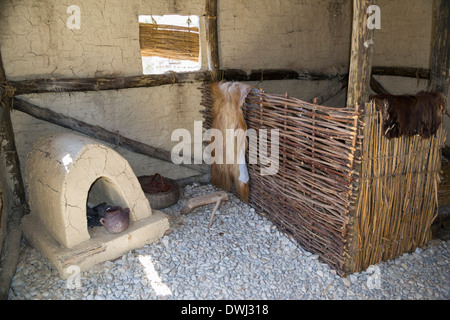 Maison de terre intérieur - Musée sur l'eau dans la baie de Os, Ohrid, Macédoine Banque D'Images