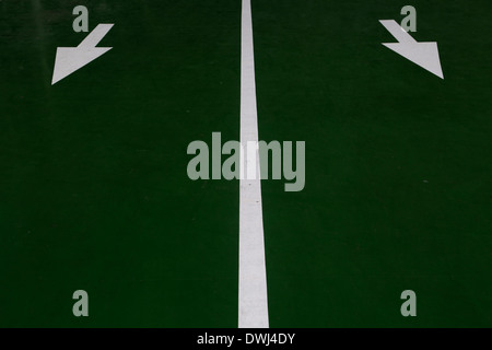 Des flèches sur une piste est vu à Daegu, Corée du Sud Banque D'Images