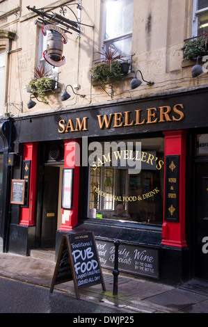 Wellers Sam pub bar traditionnel à Bath en Angleterre Somerset Banque D'Images