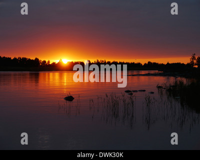 Coucher du soleil à lurö Island au Lac Vänern, vacances värmlands län, Värmland, Suède Banque D'Images