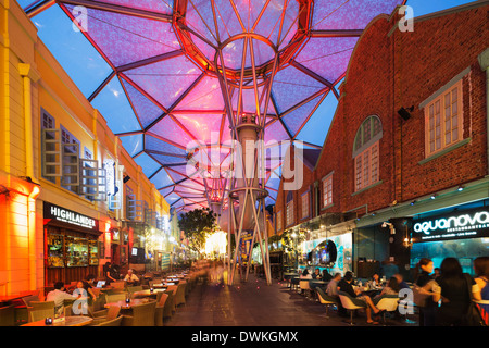 Vie nocturne, Clarke Quay, Singapour, en Asie du Sud-Est, l'Asie Banque D'Images