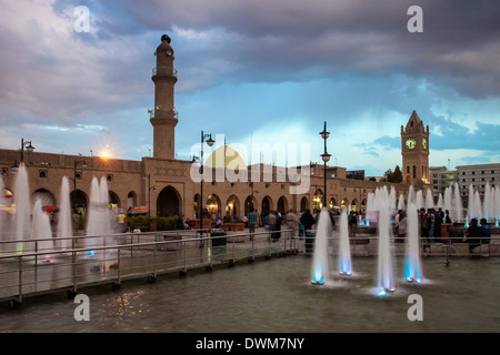 Shar Park, tour de l'horloge et les bazars Qaysari, Erbil, au Kurdistan, Iraq, Middle East Banque D'Images