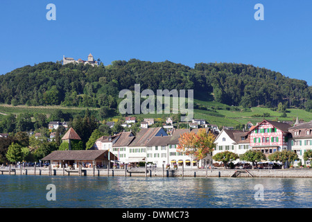 Vieille ville le long de la promenade du Rhin avec Burg château Hohenklingen, Stein am Rhein, dans le canton de Schaffhouse, Suisse, Europe Banque D'Images
