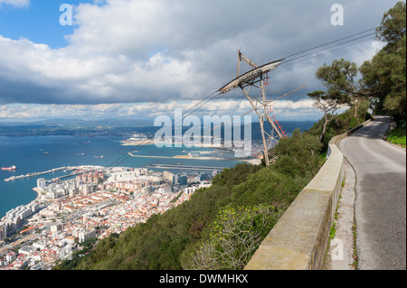 Vue sur Gibraltar et Cable Car Line Banque D'Images