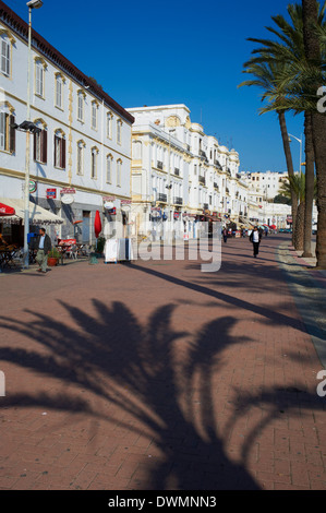 Espagne Street sur le front, Tanger, Maroc, Afrique du Nord, Afrique Banque D'Images