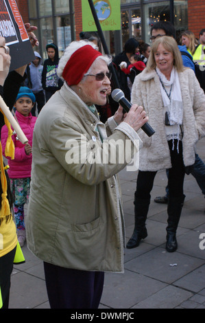 Dimanche 12 mars a vu la manifestation contre la fracturation, 1500 manifestants ont défilé dans les rues du centre-ville de Manchester, Banque D'Images