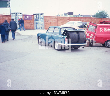 Peugeot 204 break dans le transporteur pneumatique Paddock 1976 Marques Banque D'Images