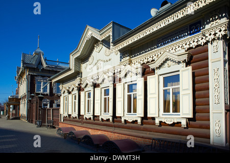 L'architecture en bois, la Maison de l'Europe, d'Irkoutsk, en Sibérie, la Russie, l'Eurasie Banque D'Images