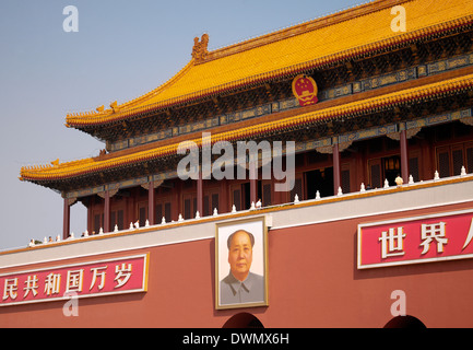 Portrait du président Mao sur la porte de la paix céleste de la place Tiananmen à Pékin en République populaire de Chine Banque D'Images