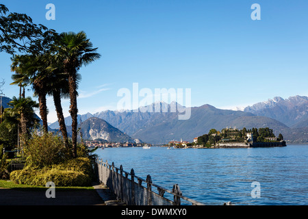 Vue sur Isola Bella, îles Borromées, Lac Majeur, les lacs italiens, Piedmont, Italy, Europe Banque D'Images