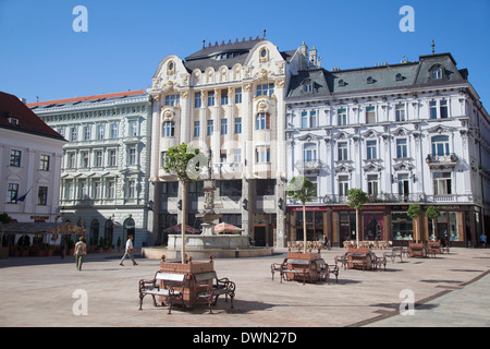 Hlavne Nam (place principale), Bratislava, Slovaquie, Europe Banque D'Images