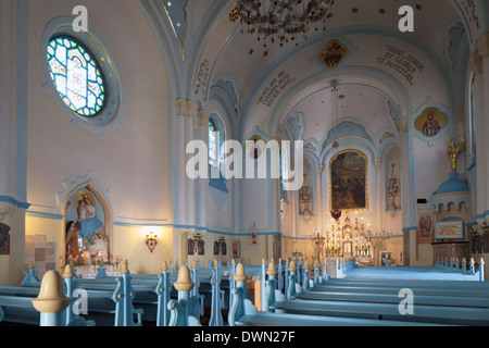 Intérieur de l'église de Saint Elizabeth (bleu) de l'Église, Bratislava, Slovaquie, Europe Banque D'Images