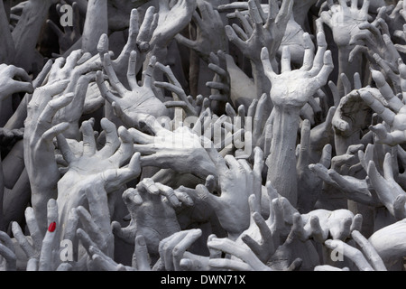 Détail des mains, Wat Rong Khun (Temple blanc), Chiang Rai, Thaïlande du Nord, Thaïlande, Asie du Sud, Asie Banque D'Images