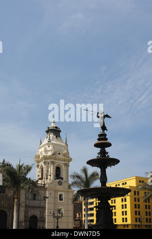 La Plaza Mayor et la Plaza de Armas de Lima, Lima, Pérou Banque D'Images