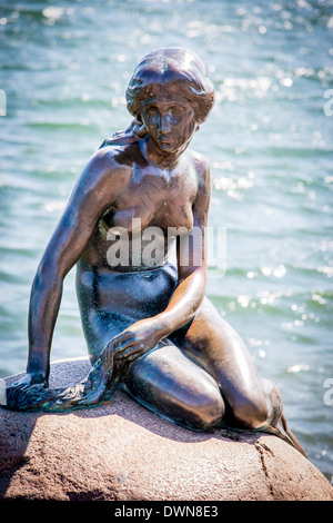 La statue de la Petite Sirène à Copenhague Banque D'Images