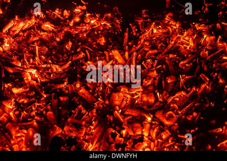 Résumé fond de charbons ardents pour l'utilisation d'arrière-plan Banque D'Images