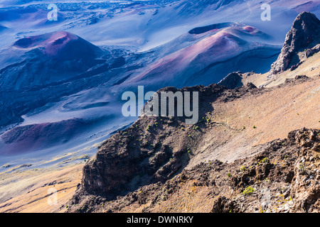 Cratère volcanique au sommet du paysage de montagnes Haleakala, Maui, Hawaii, United States Banque D'Images