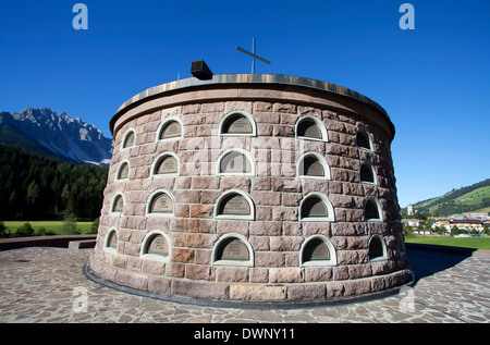 War Memorial, Saint-Maurice, Val Pusteria, Dolomites de Sexten, province de l'Alto Adige, Italie Banque D'Images