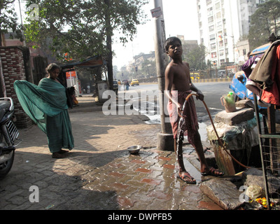 Rues de Calcutta. Les gens vivent et travaillent dans la rue, 30 janvier 2009. Banque D'Images