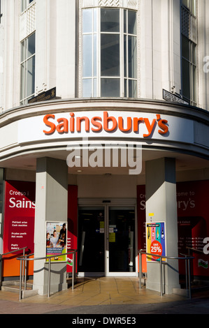 Sainsbury's shop,Queen Street, Cardiff au Pays de Galles,. Banque D'Images
