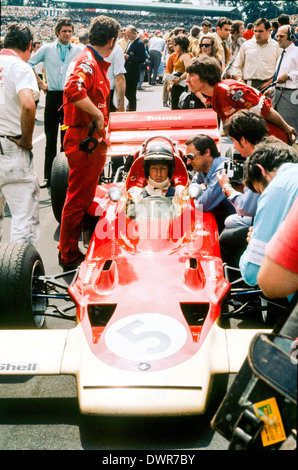 Jochen Rindt dans sa Lotus 72 avant le Grand Prix de Grande-Bretagne . Banque D'Images