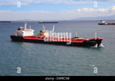 Les pétroliers chimiques HANDYTANKERS MAGIC ancré dans le port de Gibraltar Banque D'Images