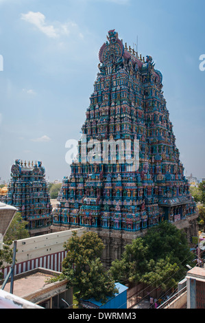 Le Sud de l'Inde du Sud Tamil Nadu Madurai temple de Minakshi Sundareshvara hindou Shiva 7e siècle stuc tours tour Gopuram Gopuras Banque D'Images