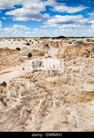 Lake Mungo est ancien lac intérieur figurent désormais dans d'étranges formations rocheuses. Banque D'Images