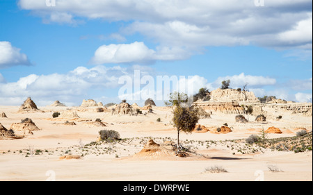 Lake Mungo est ancien lac intérieur figurent désormais dans d'étranges formations rocheuses. Banque D'Images