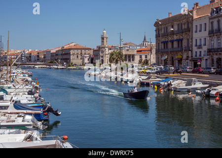 Le Canal Royal dans la ville côtière de Sete dans la région Languedoc-Roussillon du Sud de la France Banque D'Images