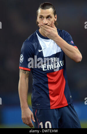 Du PSG Zlatan Ibrahimovic lors de la Ligue des Champions Tour de jambe deuxième 16 match de football entre le Paris Saint Germain et Bayer 04 Leverkusen au Parc des Princes, Paris, France, 12 mars 2014. Photo : Federico Gambarini/dpa Banque D'Images