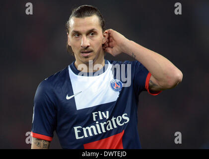 Du PSG Zlatan Ibrahimovic lors de la Ligue des Champions Tour de jambe deuxième 16 match de football entre le Paris Saint Germain et Bayer 04 Leverkusen au Parc des Princes, Paris, France, 12 mars 2014. Photo : Federico Gambarini/dpa Banque D'Images