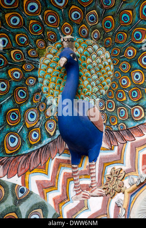 Jaipur, Rajasthan, Inde. Peacock Peacock de la Gate, Palais de la ville. Banque D'Images