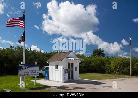 Ochopee, Floride - Le plus petit bureau de poste dans la United States, autrefois un tuyau d'irrigation. Banque D'Images