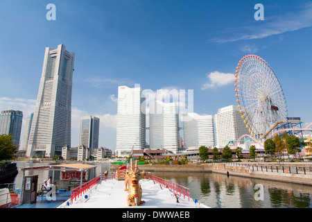 Bâtiments dans le district de Minato Mirai 21, Yokohama, Japon Banque D'Images